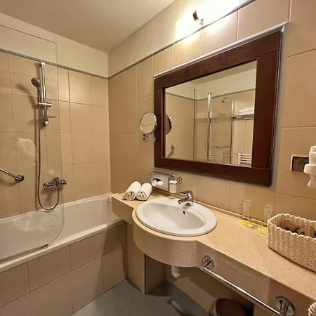 Отель President Montfort 4*