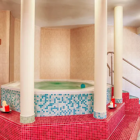 President Montfort Hotel