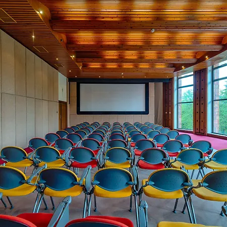 President Montfort 4*